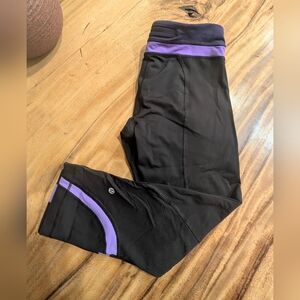 lululemon Women's Black and Purple Capris